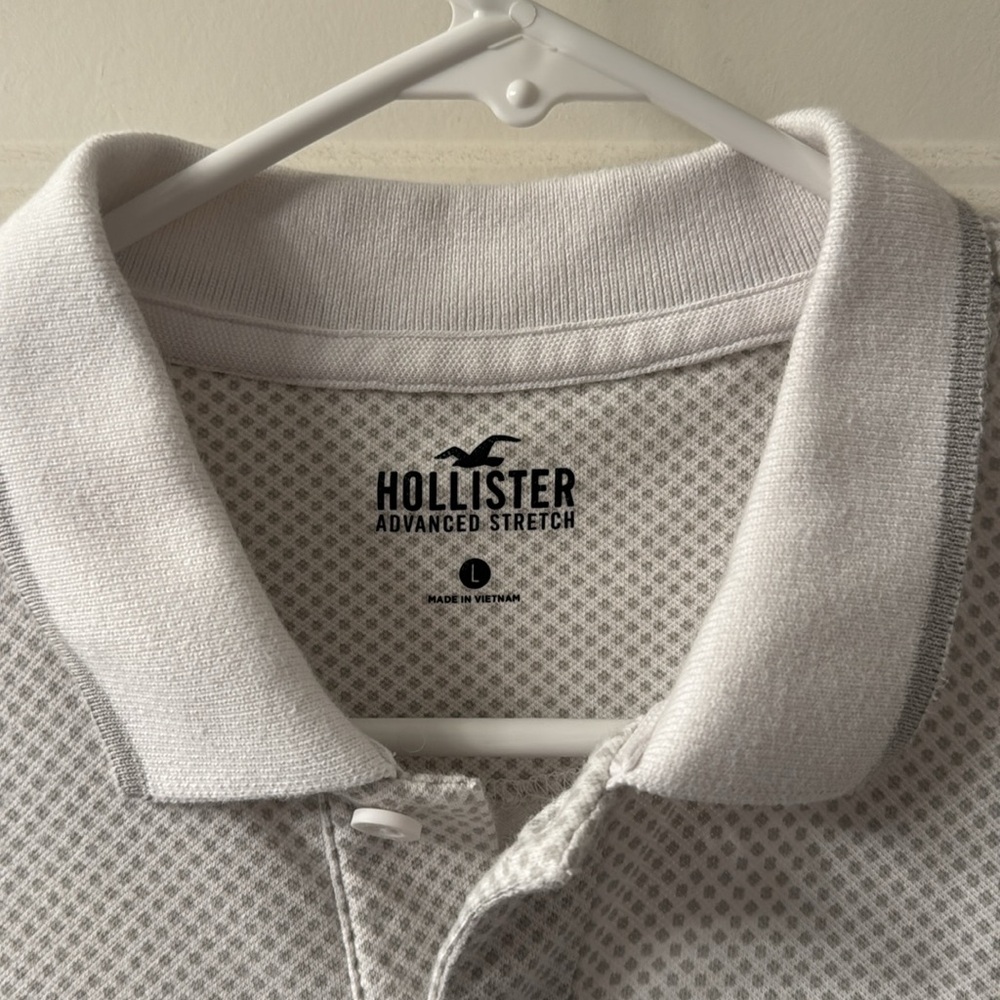 Mens Hollister Short-Sleeve Polo, Size Large, White/Grey - Picture 3 of 4